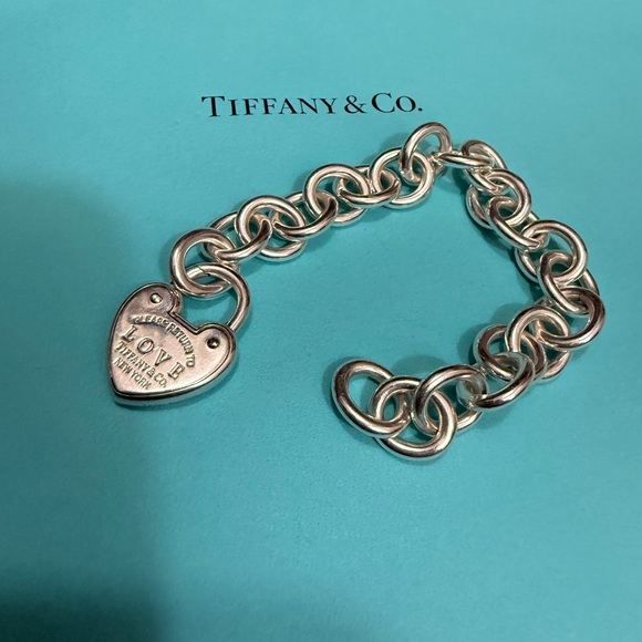 Tiffany & Co. Silver Love Heart Bracelet - Picture 2 of 4